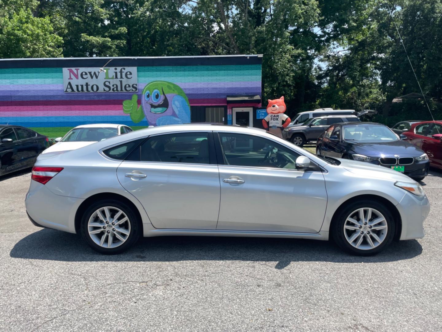 2014 GRAY TOYOTA AVALON XLE (4T1BK1EB4EU) with an 3.5L engine, Automatic transmission, located at 5103 Dorchester Rd., Charleston, SC, 29418-5607, (843) 767-1122, 36.245171, -115.228050 - Photo#7